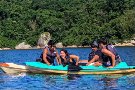 Barnnuns Kayak Adventure with a wonderful Picnic